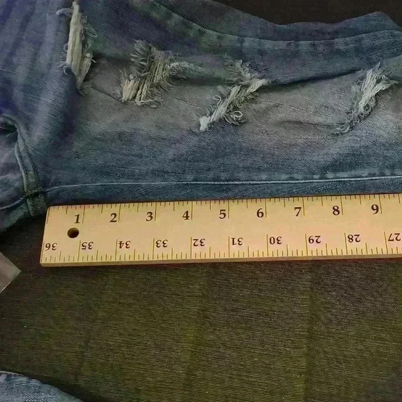 Cello Ripped/Distressed Jeans Size: 00/23 #0057 - Picture 6 of 8